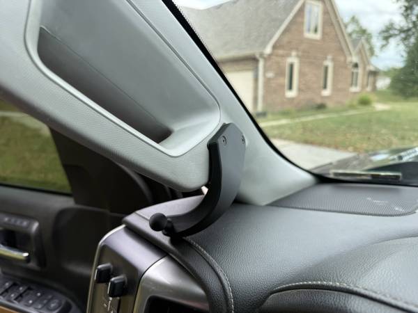 2015-2019 GM 2500/3500HD CTS2/3 Monitor Mount